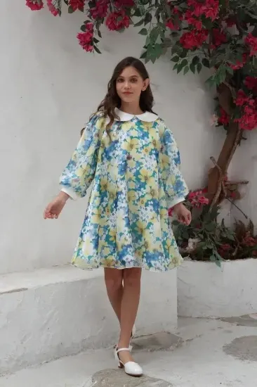 صورة فستان مورد باللوان متعددة